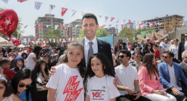 Bayraklı’da muhteşem 23 Nisan Karnavalı