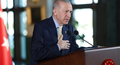 Cumhurbaşkanı Erdoğan: Muhalefet sahte gündemle oyalanırken, biz ülkemizi büyütmeyi sürdüreceğiz