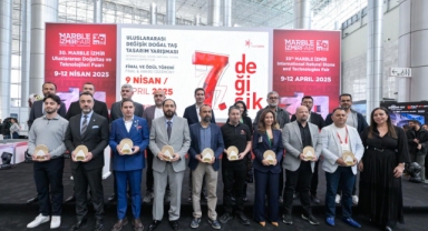 Doğaltaşa hayat veren genç tasarımcılar ödüllerini aldı
