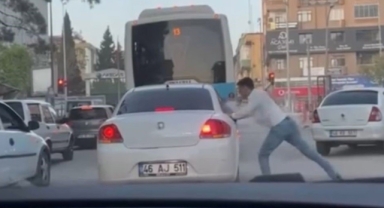 İki grup arasında trafikte kavga çıktı