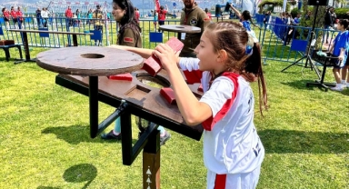 İzmirli minikler Egemen Çocuklar Hentbol Şenliği’nde buluştu