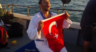 Ocean’s 7’de beşinci etap tamam... Emre Erdoğan’dan tarihi yüzüş!