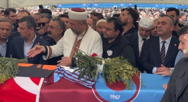 Sanatçı Volkan Konak son yolculuğuna uğurlandı