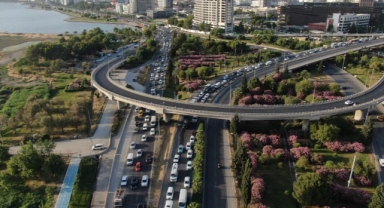 TÜİK rakamları açıkladı... İzmir'de trafiğe kayıtlı kaç araç var?