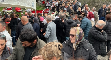 Ünlü sanatçı Volkan Konak vasiyetindeki ceviz ağacının altına gömülecek