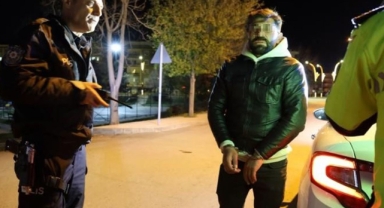 Alkollü yakalanan motosiklet sürücüsü polise dert yandı