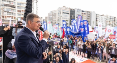 Başkan Tugay'dan Gündoğdu'da 1 Mayıs mesajı: Bu ülke emekle ayakta duruyor!
