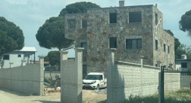 Belediye üç maymunu onuyor… Menderes betona boğuluyor!