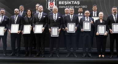 Beşiktaş’ta Serdal Adalı ve yönetimi mazbatalarını aldı