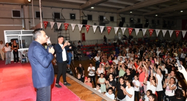 Çiğli’de 19 Mayıs coşkusu dans gösterisiyle zirve yaptı