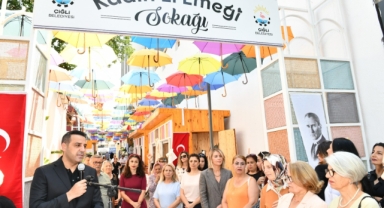 Çiğli’de yıl sonu sergisi kapılarını açtı