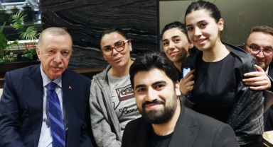 Cumhurbaşkanı Erdoğan, kafede vatandaşlarla sohbet etti
