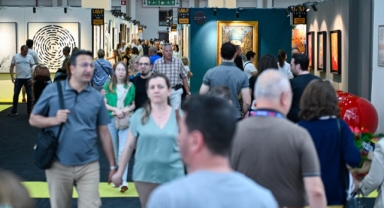 İzmir’de sanat ve antika fuarına yoğun ilgi