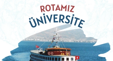 “Rotamız Üniversite” Bergama Vapuru rotasını gençler için çevirdi