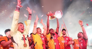 Şampiyon Galatasaray, kupasını Yenikapı’da aldı