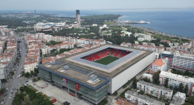Saygılı hükümetlerinin İzmir’deki Gençlik ve Spor yatırımlarını sıraladı!