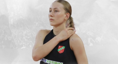 Şevval Acıbal, bir sezon daha Karşıyaka Voleybol’da