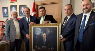 Tamer Osmanağaoğlu, İzmir’in önde gelen basın temsilcilerini makamında ağırladı