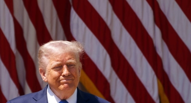 Trump duyurdu: İran'dan petrol alana yaptırım!