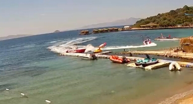 Turistlerin deniz keyfi acı bitti... İşte o anlar!