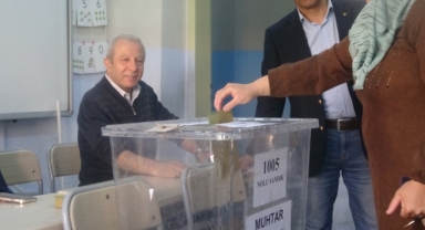 3 ilde sandıklar kuruldu, oy verme işlemi başladı