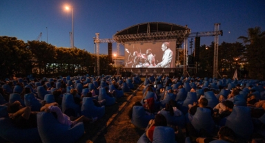 Açık havada sinema keyfi başladı