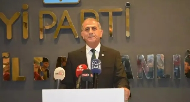 AK Parti Bayraklı grubunda skandal yazışmalar: Üye ol, iş bul