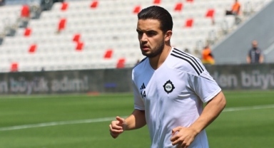 Altay, Emre Tangeldi ile yol ayrımında