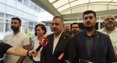 Aslanoğlu'ndan Tugay'a gönderme: Bin kişinin işten çıkarılması siyasi bir konudur!