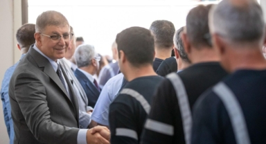 Başkan Tugay ESHOT personeliyle bayramlaştı