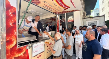 CHP İzmir’de Ferdi Zeyrek anıldı... Tezgâhın başına Aslanoğlu geçti!