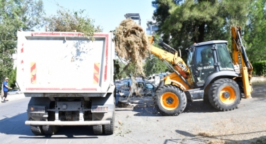 Çiğli Belediyesi ekipleri bayram süresince de sahada