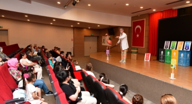 Çiğli Belediyesi’nden miniklere çevre bilinci aşılayan tiyatro oyunu: “Atık X”