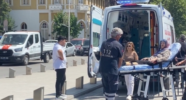 Ferdi Zeyrek'in taziyesinde yaşlı kadın fenalaştı