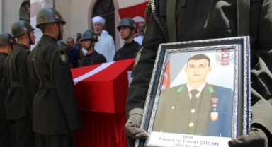Hayatını kaybeden astsubay İzmir'de son yolculuğuna uğurlandı