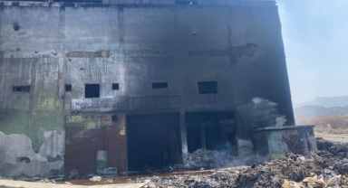 Karşıyaka Belediyesi katı atık tesisinde yangın