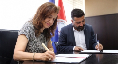 Karşıyaka'da 'sağlıklı kentleşme' için imzalar atıldı
