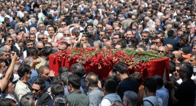 Manisa yasta! Onbinler Ferdi Zeyrek'i uğurladı!