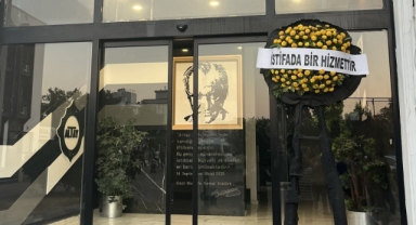Altay taraftarından siyah çelenk protestosu!