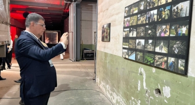 Başkan Tugay soykırımı Srebrenitsa'da andı