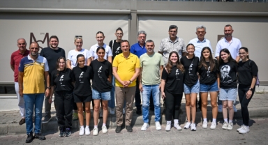 Bornova’nın sultanları set vermeden zirvede