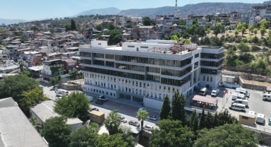 Büyükşehir yeni hizmet binasına kavuştu
