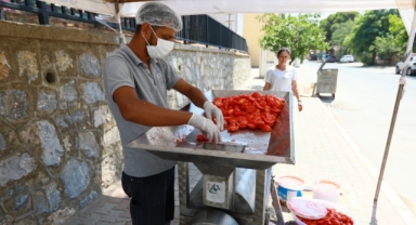 Efes Selçuk’ta kışlık salça hazırlıkları başlıyor