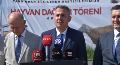 İzmir’de orman yangınlarından etkilenen vatandaşların yaraları sarılıyor