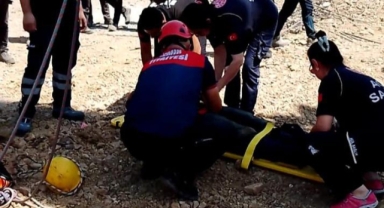 İzmir İtfaiyesi kuyuya düşen yurttaşı kurtardı