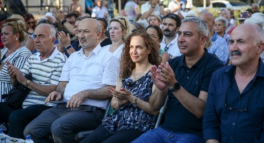 Karşıyaka’da anlamlı buluşma: Aşure kazanı dostluk ve barış için karıldı