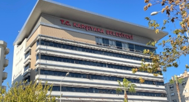 Karşıyaka’da işçilerden ‘maaş’ eylemi!
