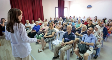 Konak Belediyesi’nden ileri yaşa işitme sağlığı hizmeti