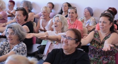 Konak’ta kahkaha yogası