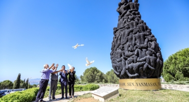 Madımak'ta yitirilen canlar Bayraklı'da anıldı